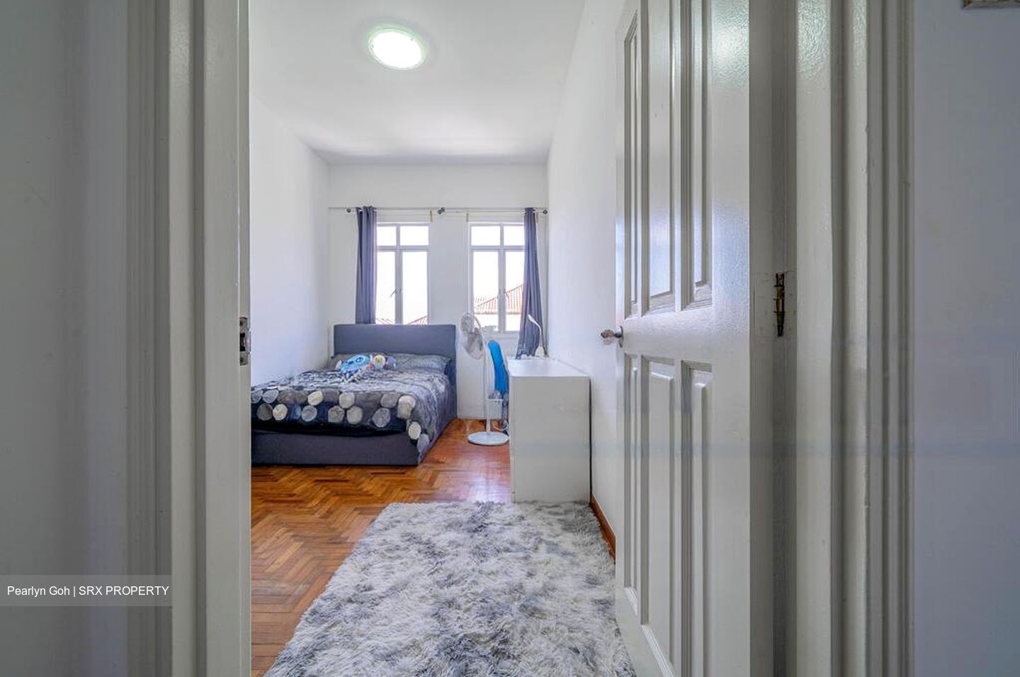 Flora Road (D17), Terrace #460375101